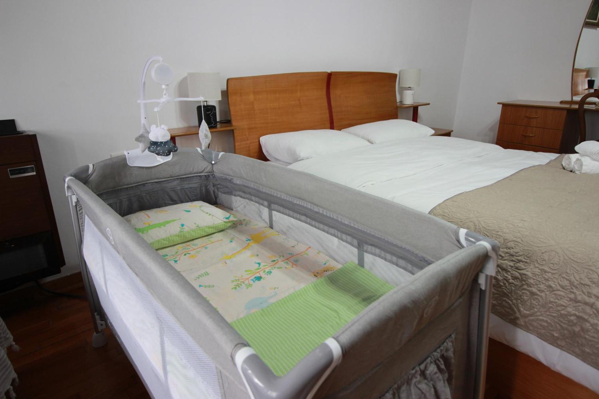 Emblematic House Apartment 2 จีโรคาสเตอร์ ภายนอก รูปภาพ