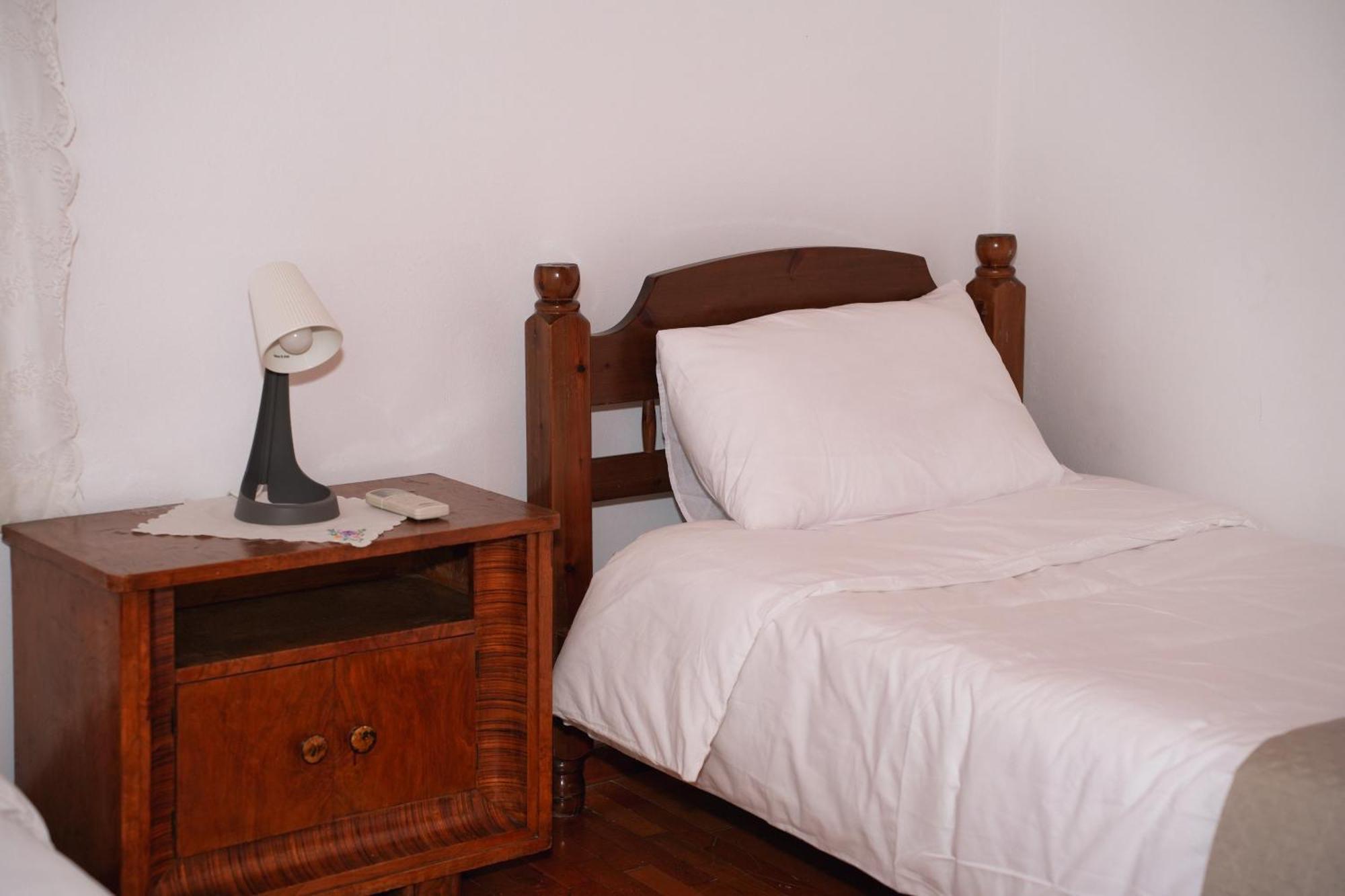 Emblematic House Apartment 2 จีโรคาสเตอร์ ภายนอก รูปภาพ