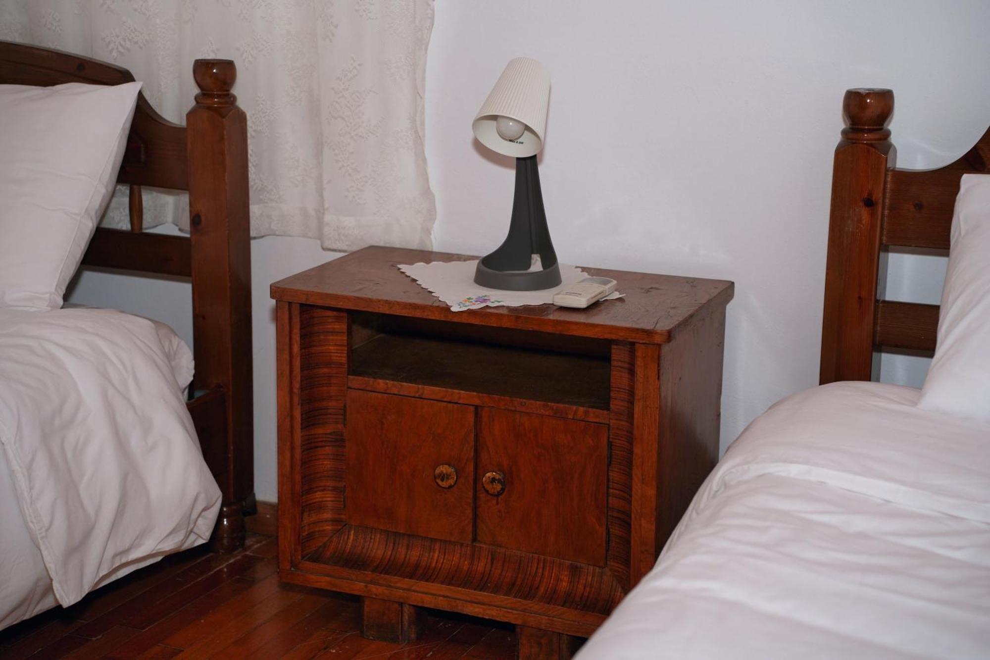 Emblematic House Apartment 2 จีโรคาสเตอร์ ภายนอก รูปภาพ